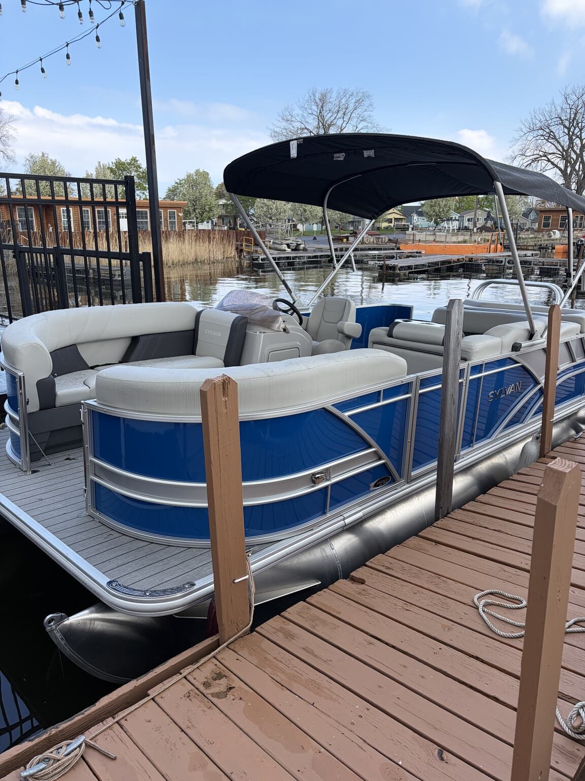 2026 Sylvan Mirage Cruise 8520