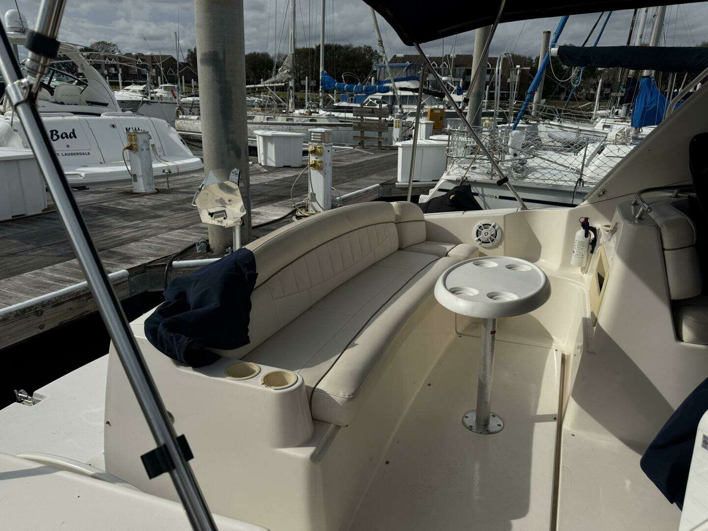 2002 Rinker 342 Fiesta Vee - Image 21