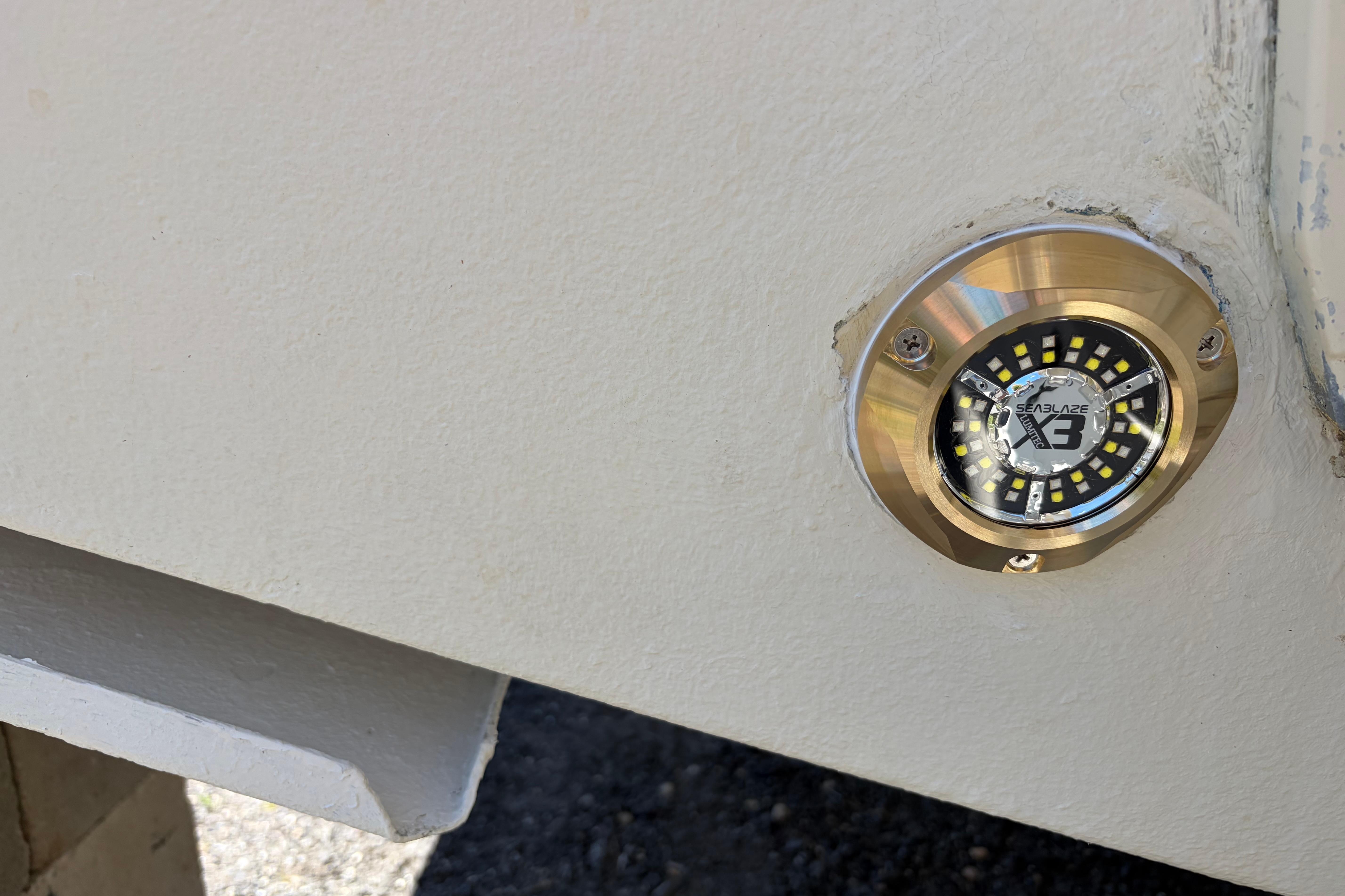 Underwater light on 2017 Chris-Craft Catalina 34 boat, featuring SeaBlaze X3.