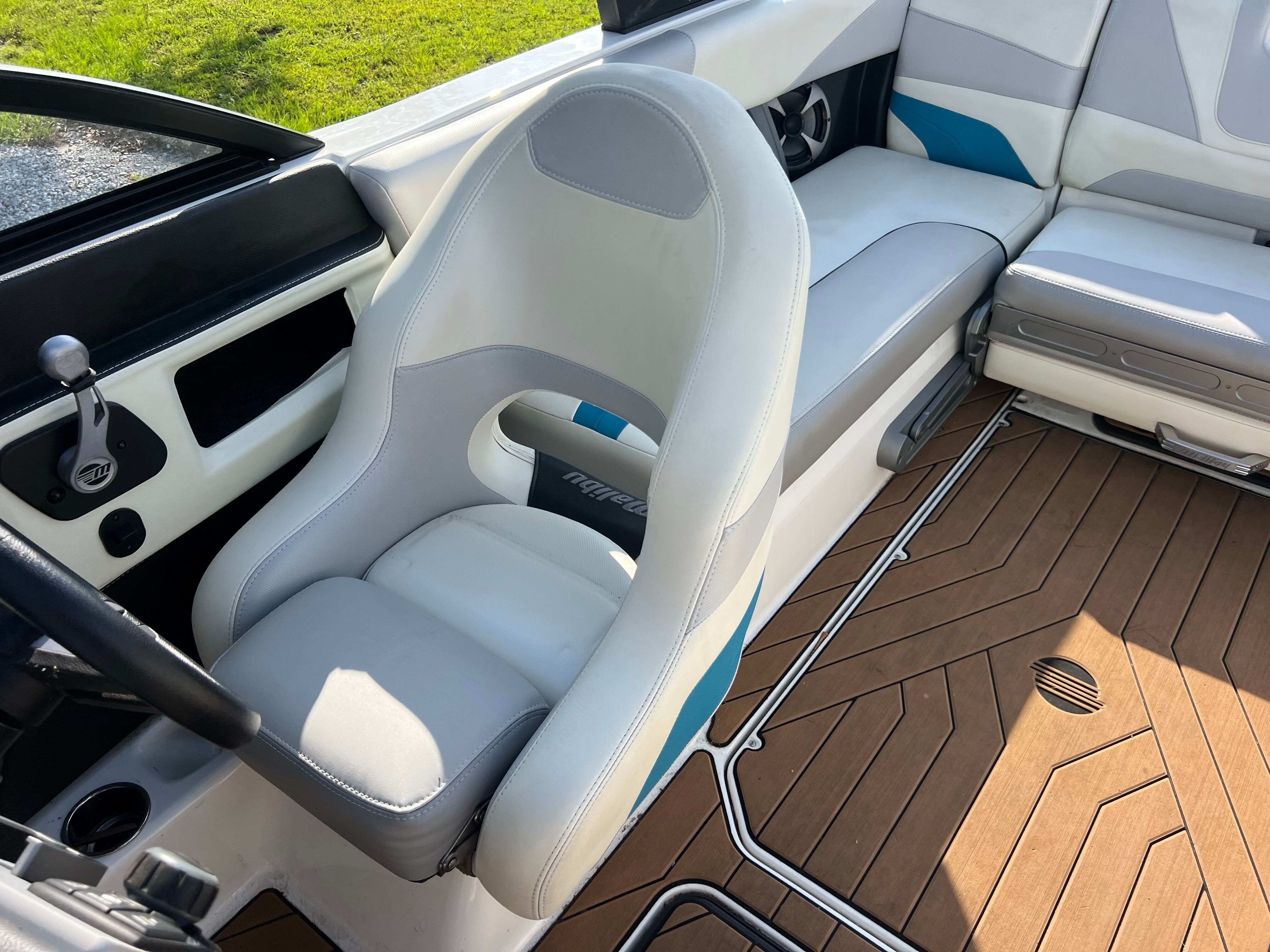 2018 MALIBU 22 MXZ - Image 13