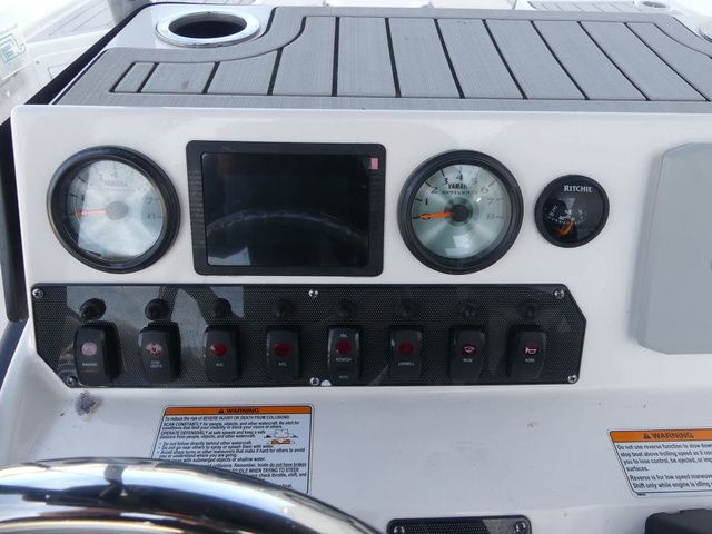 2020 Yamaha Boats 210 FSH Deluxe - 24