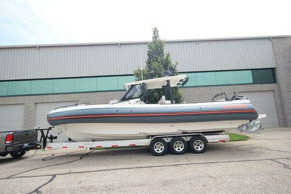 2025 Zodiac X10CC Twin Mercury 400's w/ Joystick