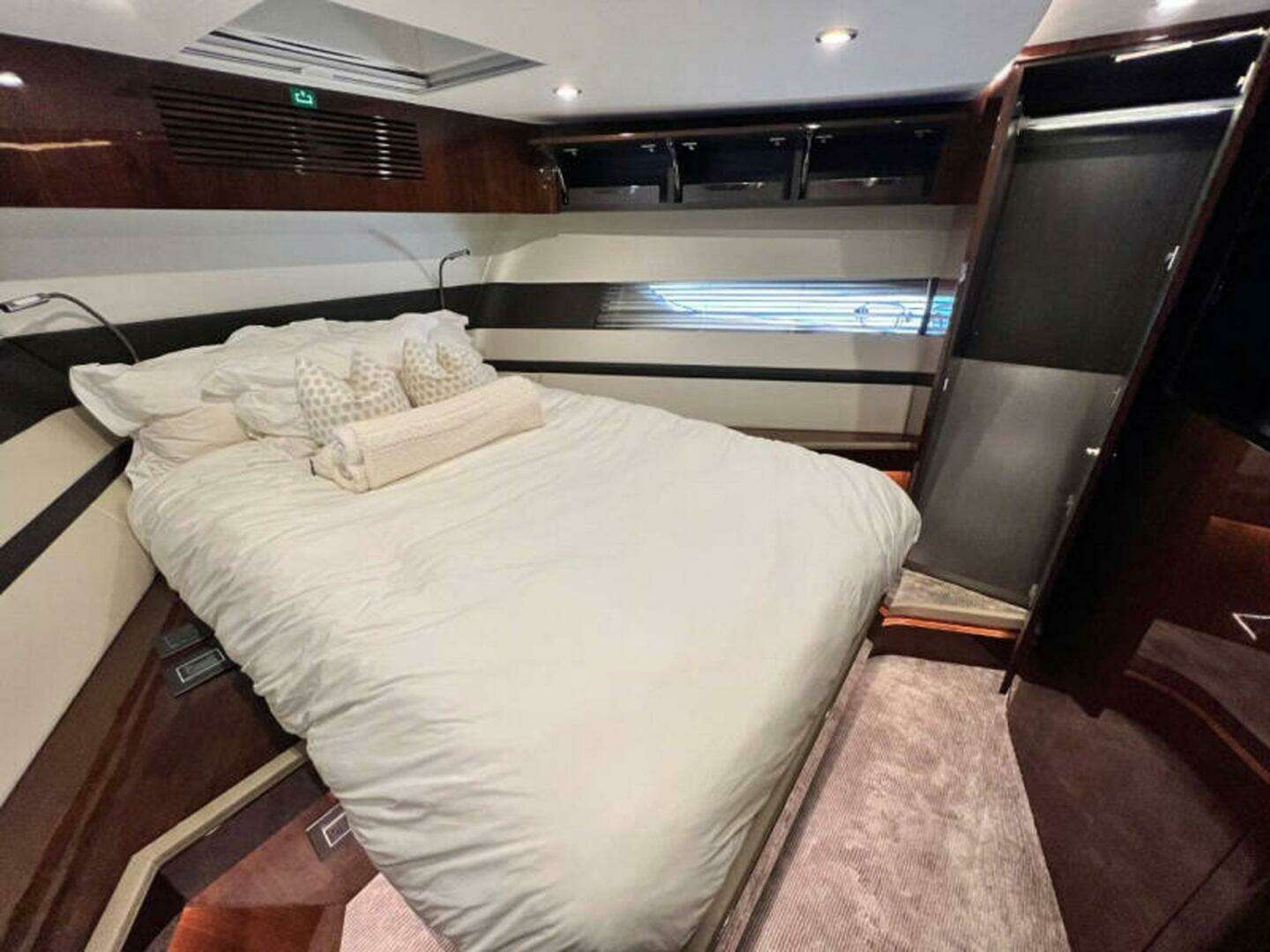 2020 Fairline Squadron - Image 25