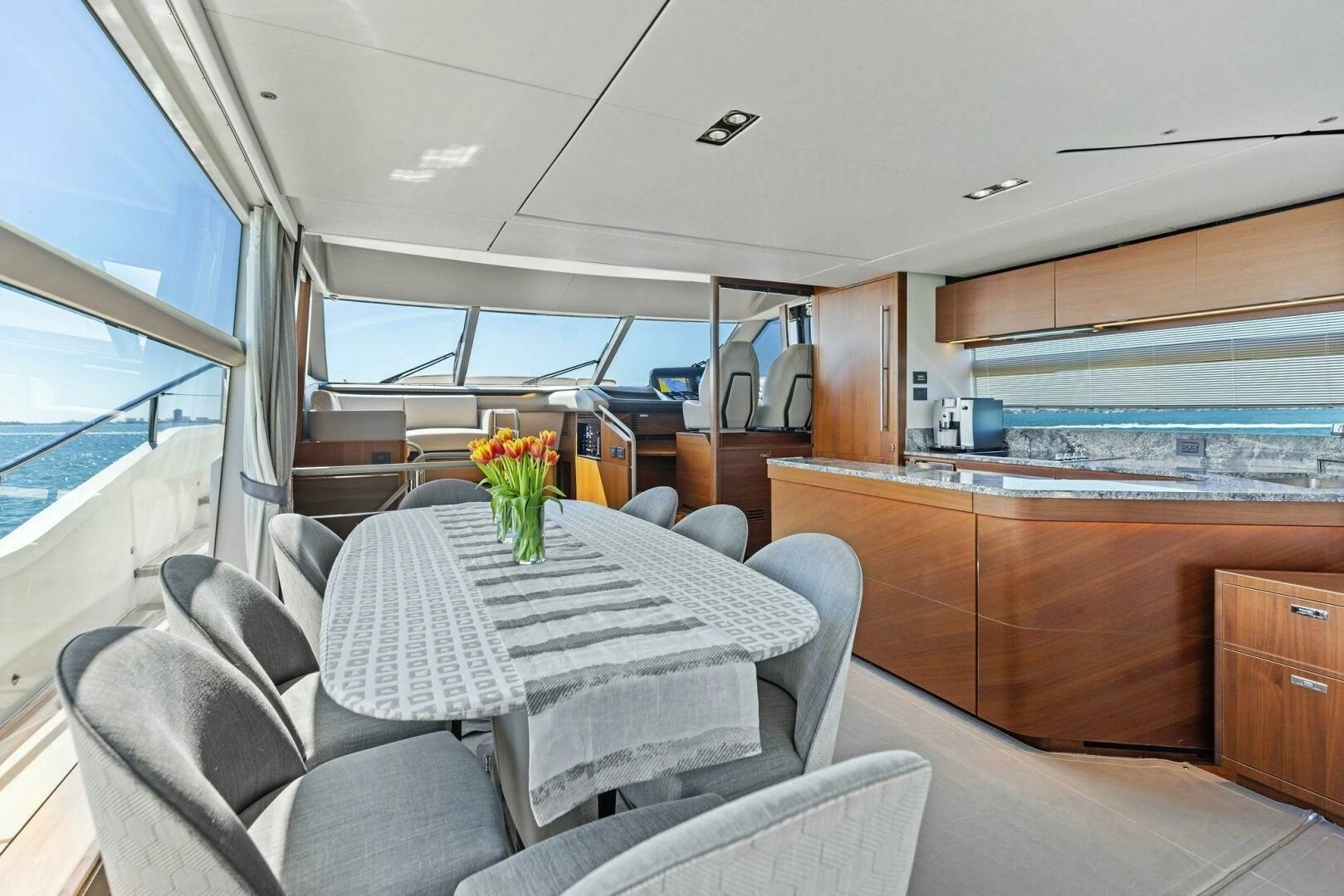 2018 Princess Y75 Motor Yacht - Image 15