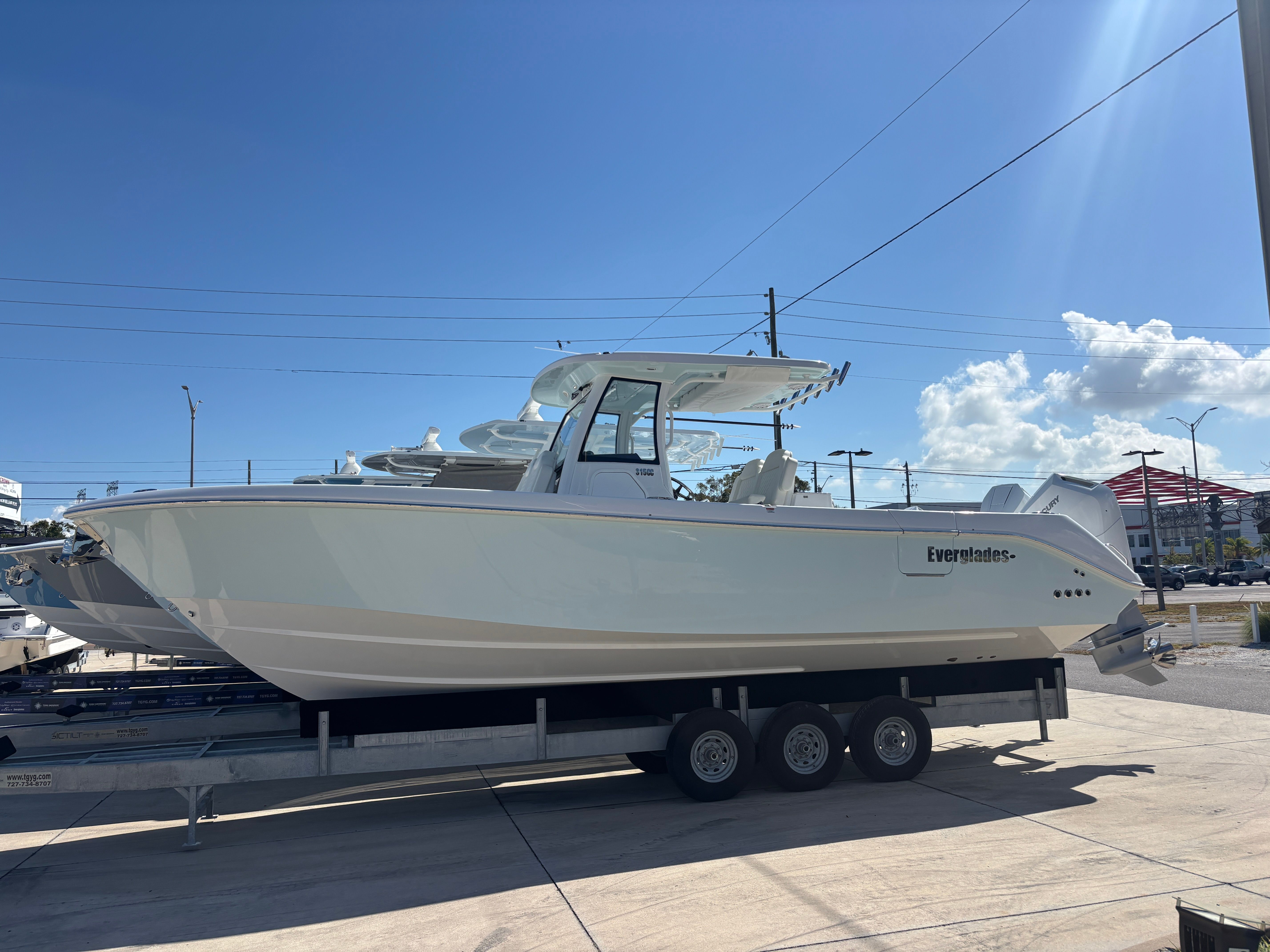 2026 Everglades 315 Center Console