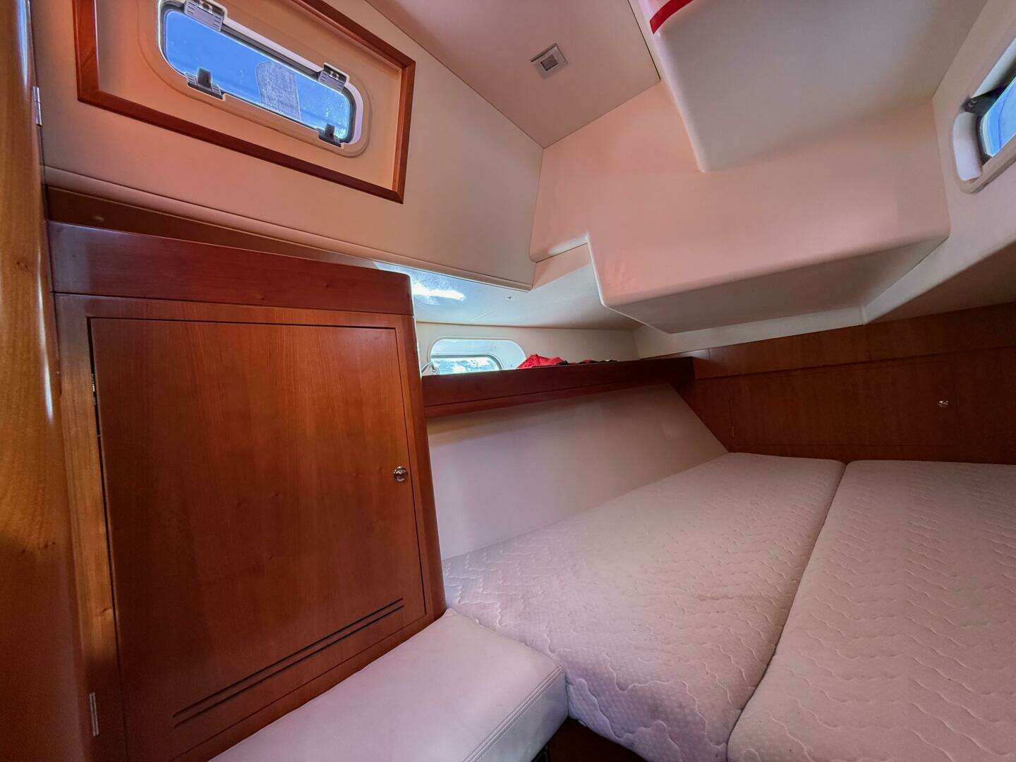 2011 Allures 45 - Image 34