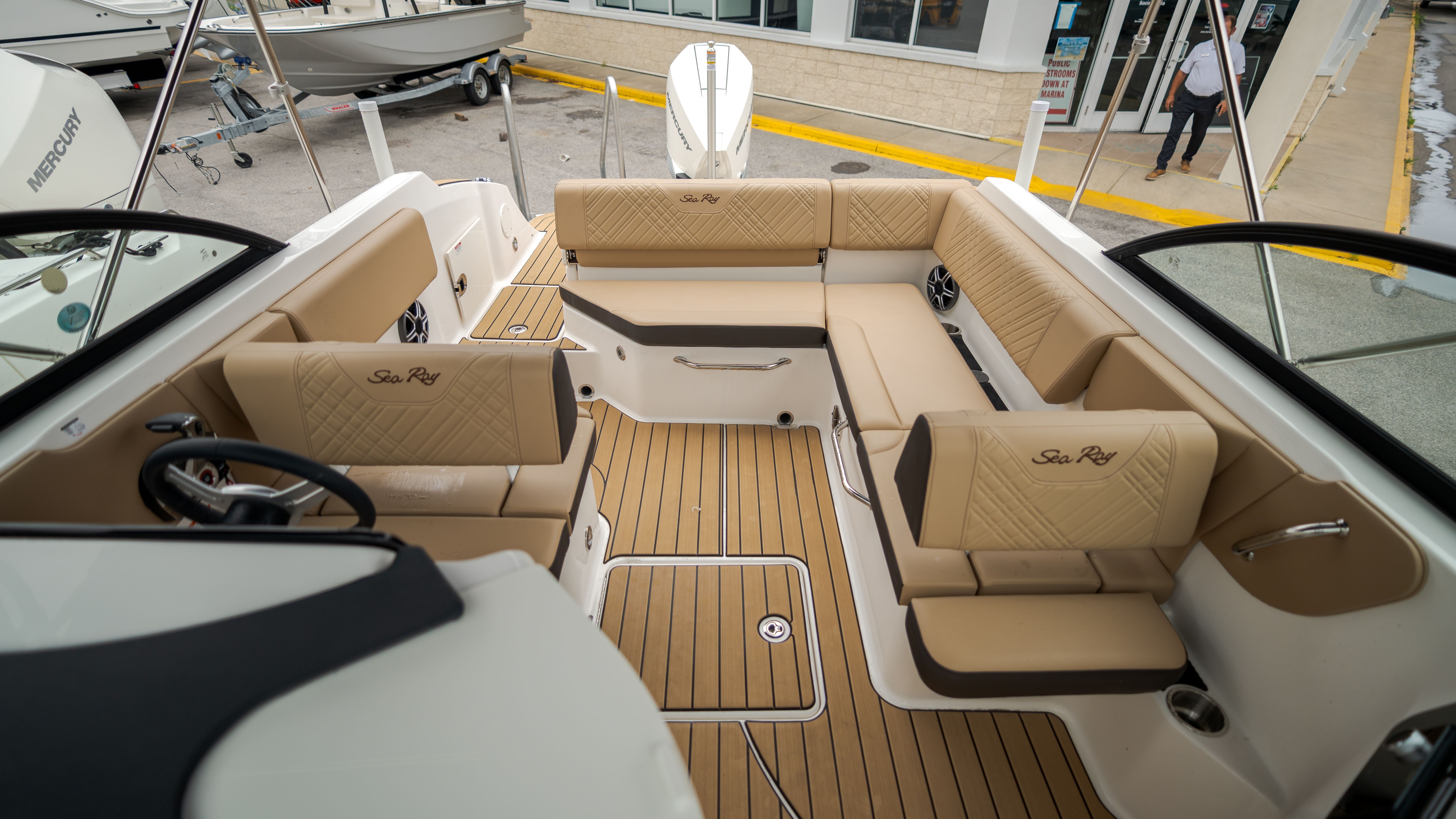 2026 Sea Ray SDX 230 Outboard - 25