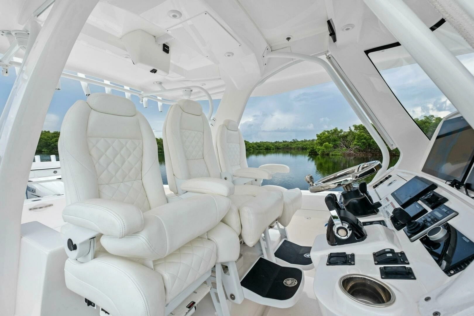 2020 Intrepid 407 Nomad SE - Image 7