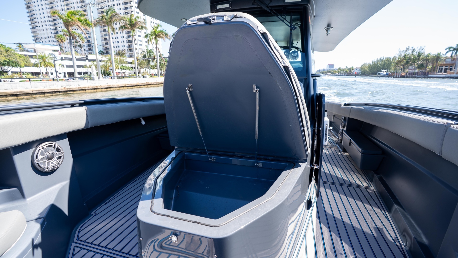 2016 Hydra-Sports 4200 Siesta - Image 32