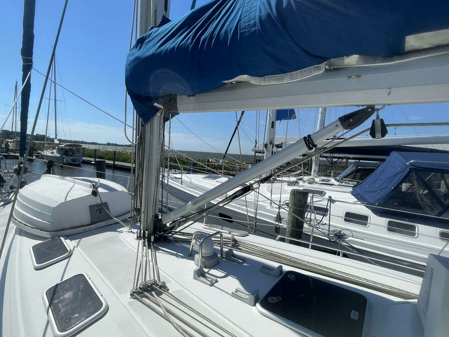 2002 Bavaria 40 - Image 4