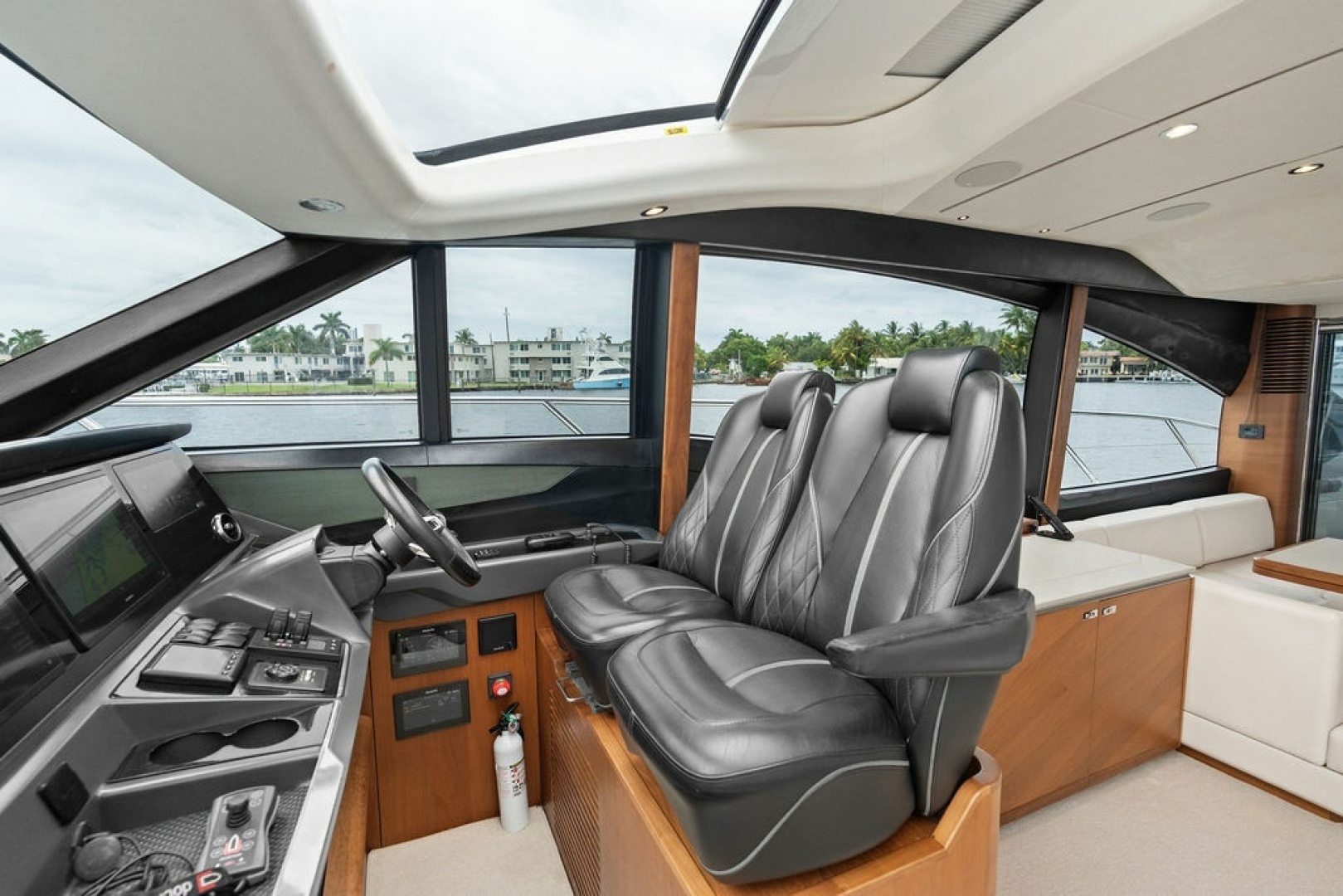 2020 Princess S62 Sportbridge - Image 45