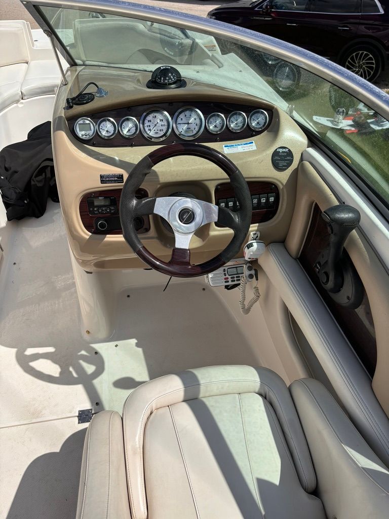 2002 Chaparral Sunesta 243 - 45