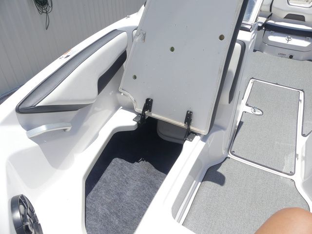 2020 Yamaha Boats SX195 - 32