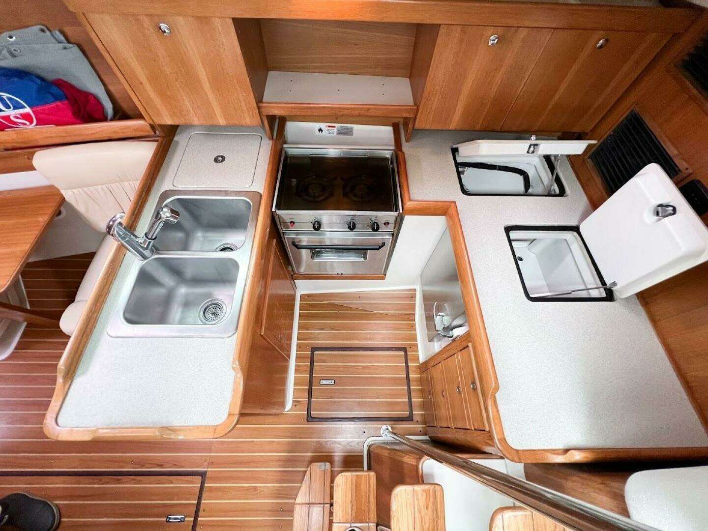 2007 Catalina 350 MK II - Image 22