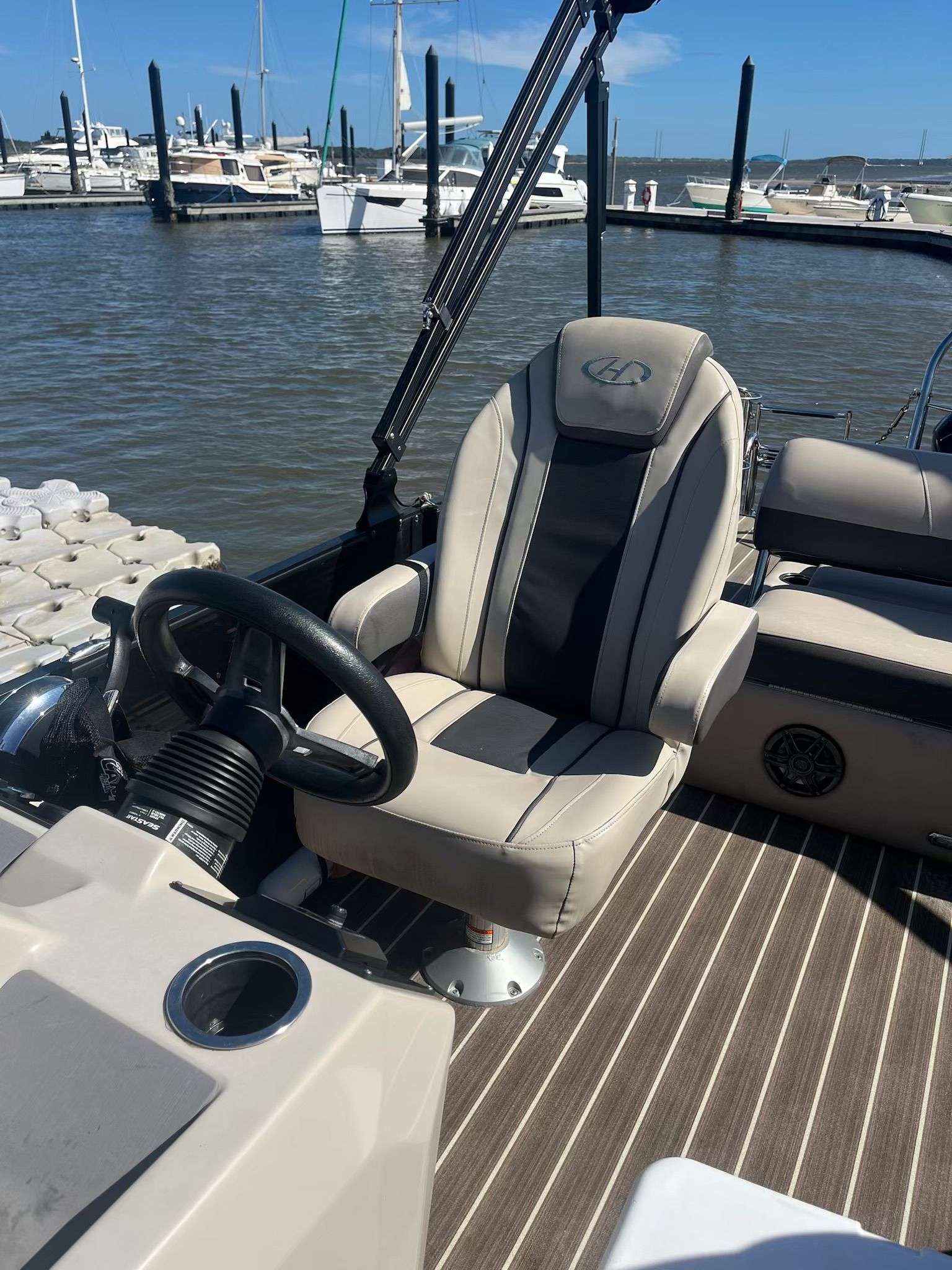 2022 Harris Cruiser 230 - 11