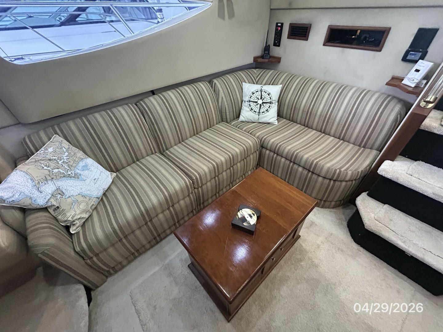 2000 Cruisers Yachts 4450 - Image 35