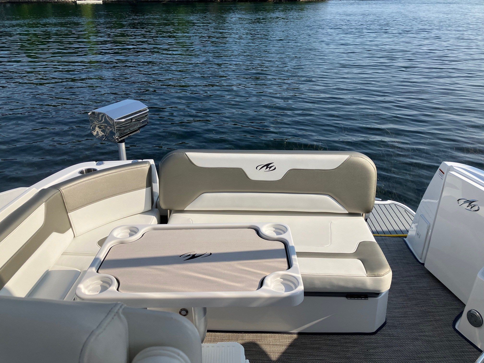 2019 Monterey 335 Sport Yacht - 12