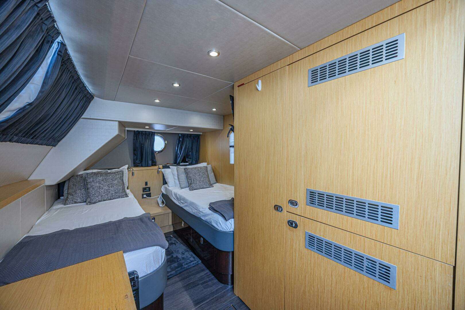 2017 Sunseeker 75 Yacht - Image 53