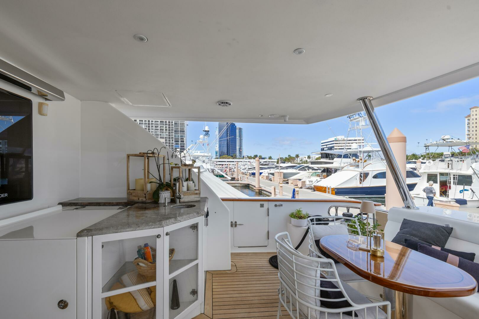 2010 Ocean Alexander 83 - Image 40