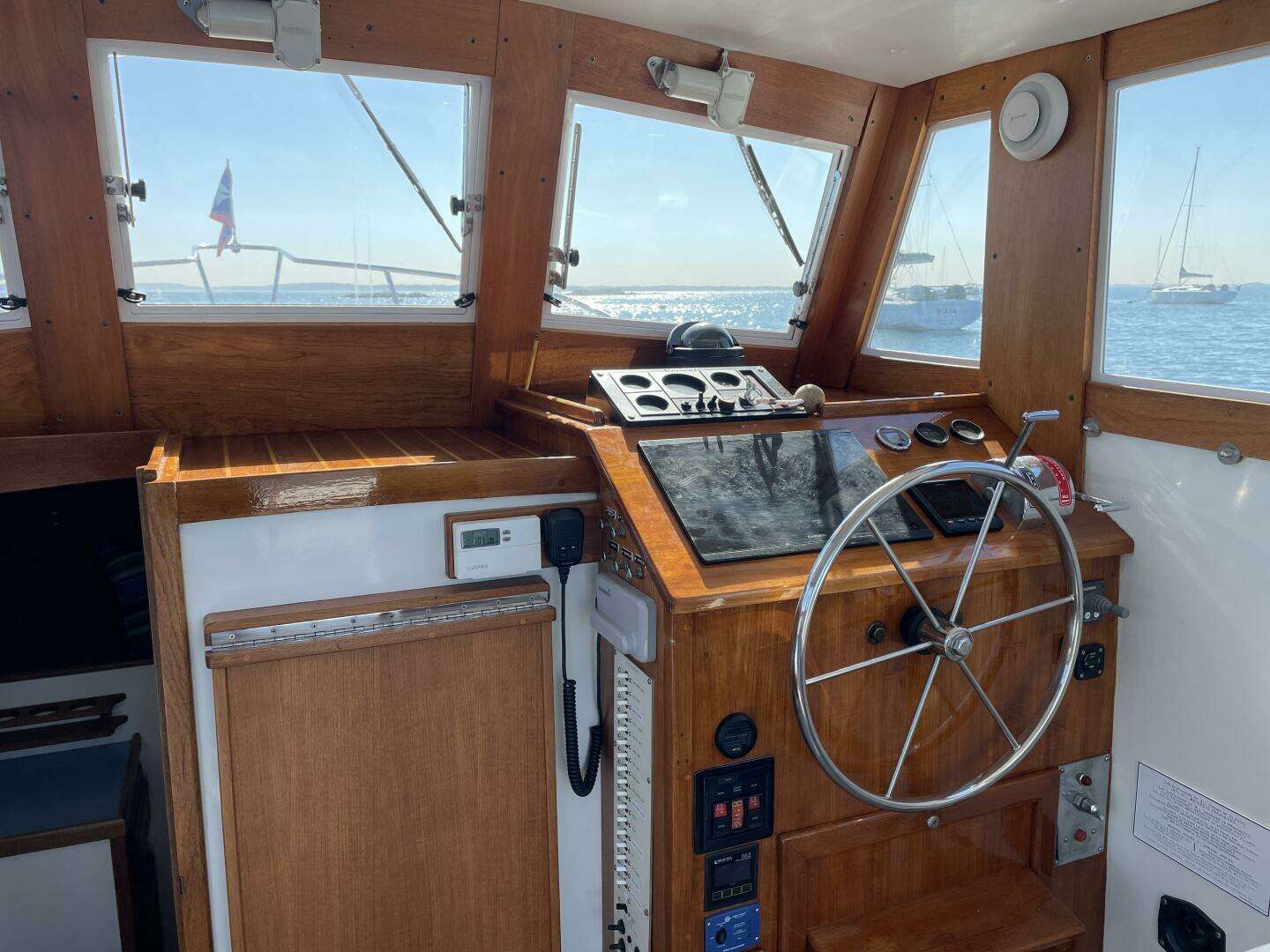 1988 Ellis Extended Pilothouse - Image 16