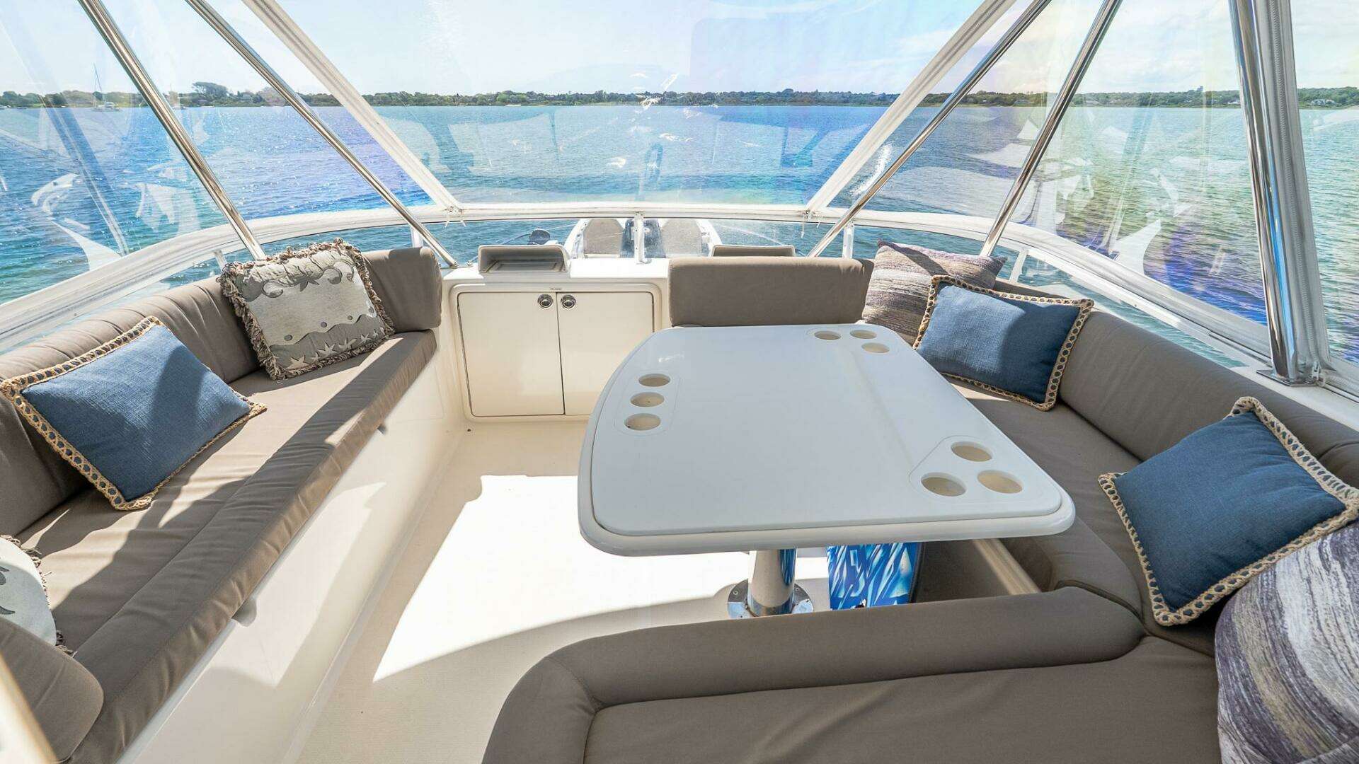 2005 Riviera 51 Flybridge - Image 14