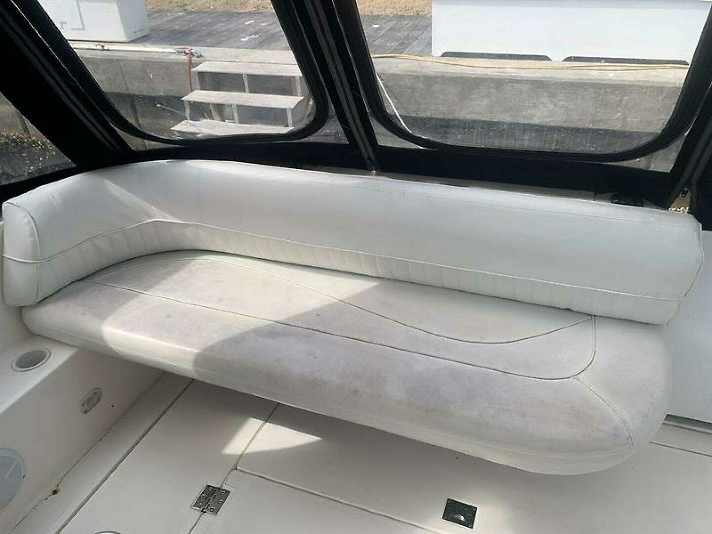 2003 Cruisers Yachts 3372 Express - Image 15
