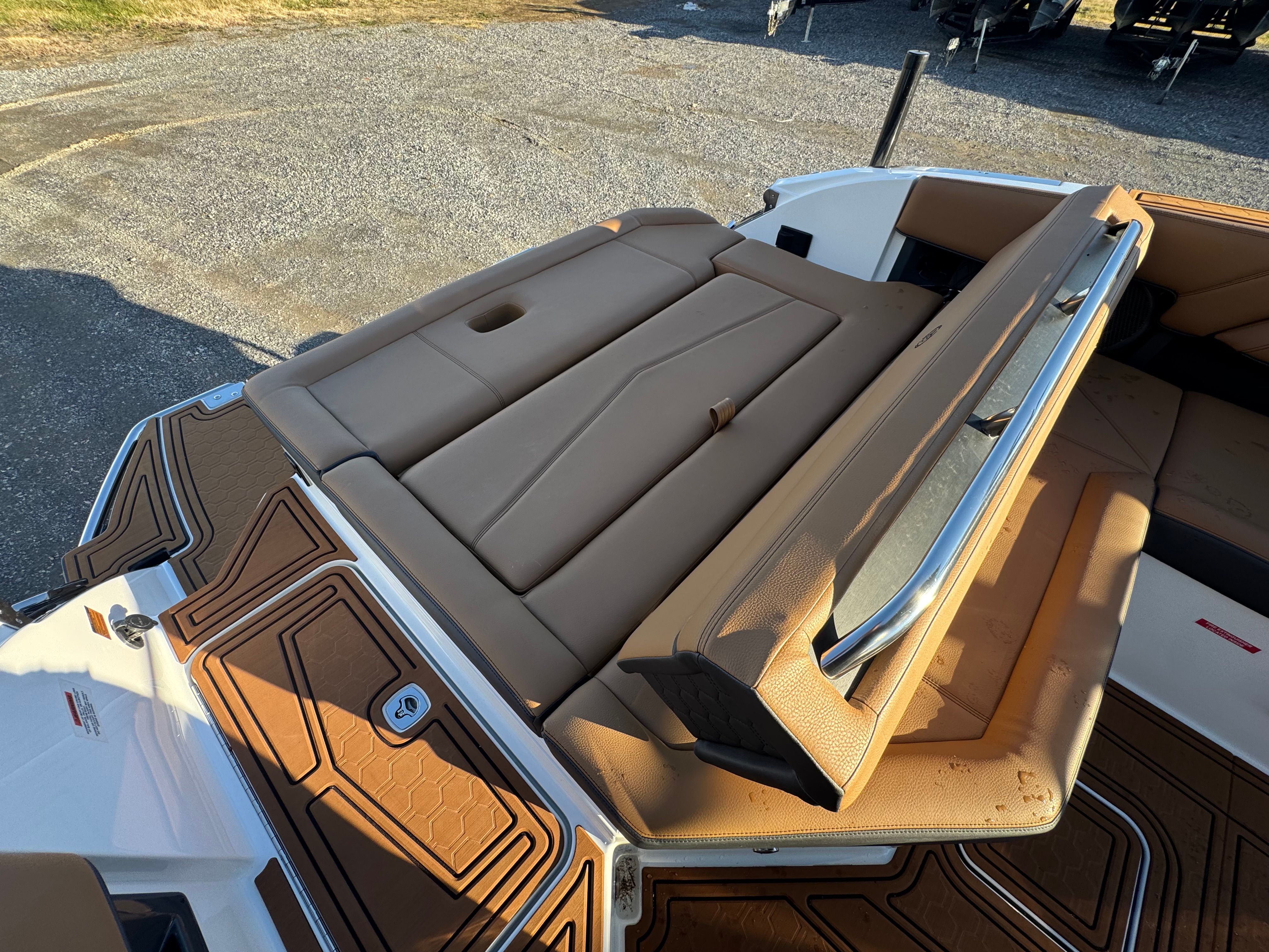 2026 Cobalt R8 Surf - 23
