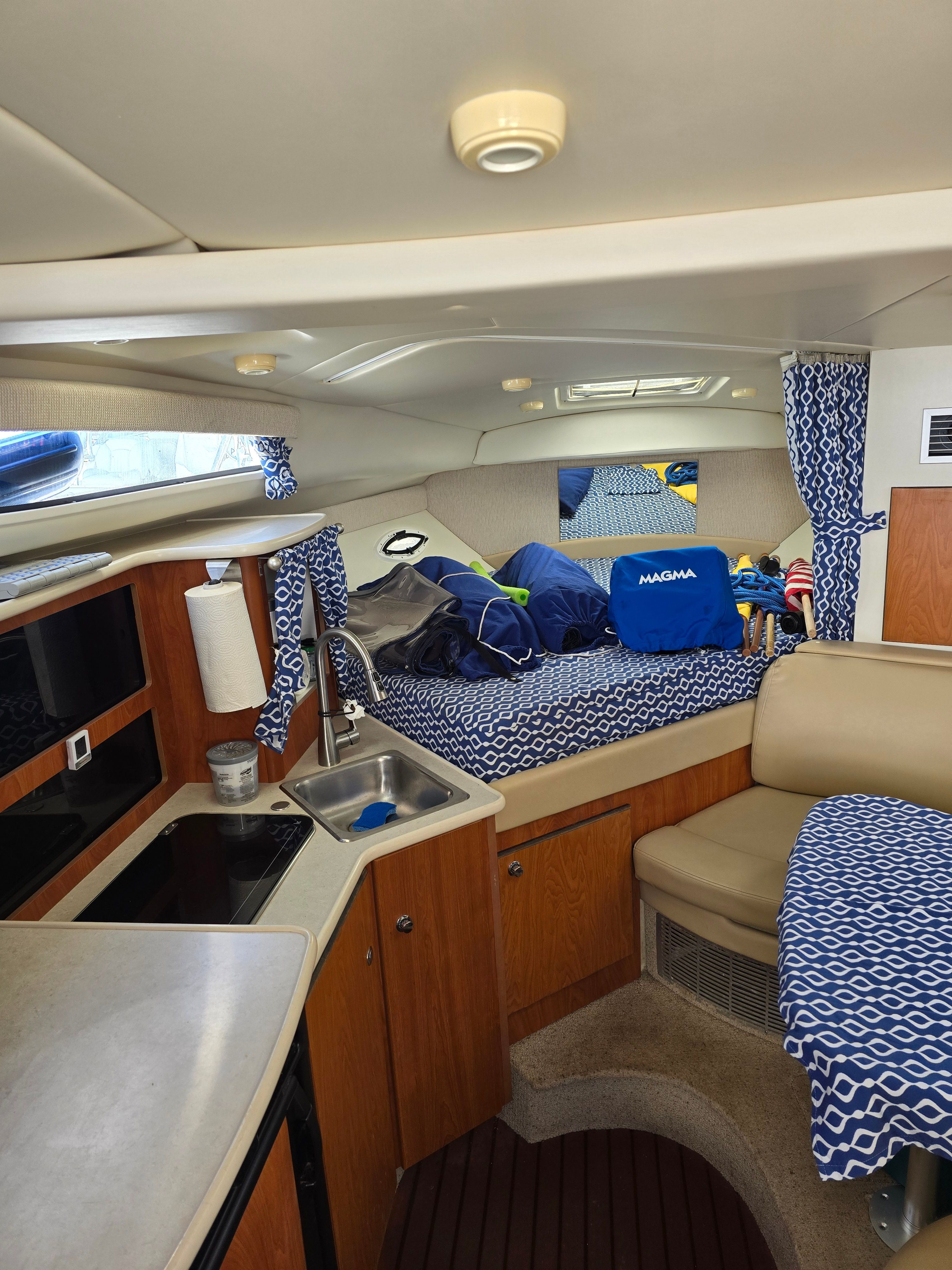 2004 Bayliner 305SB - 9