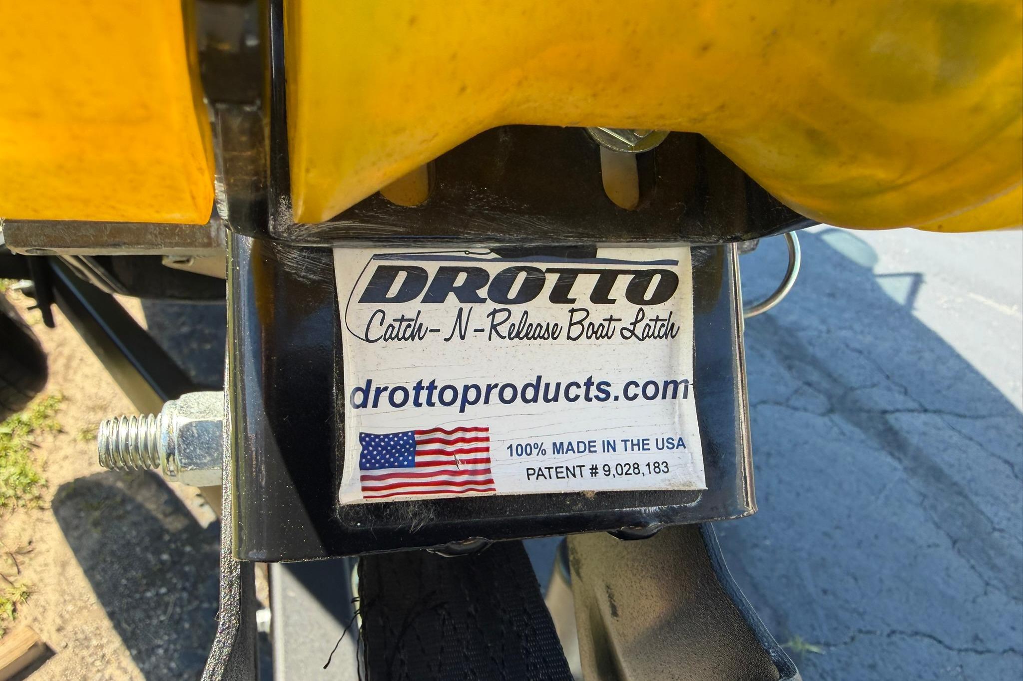 Close-up of Drotto Catch-N-Release Boat Latch on 2024 Lund 1875 Impact XS Sport.