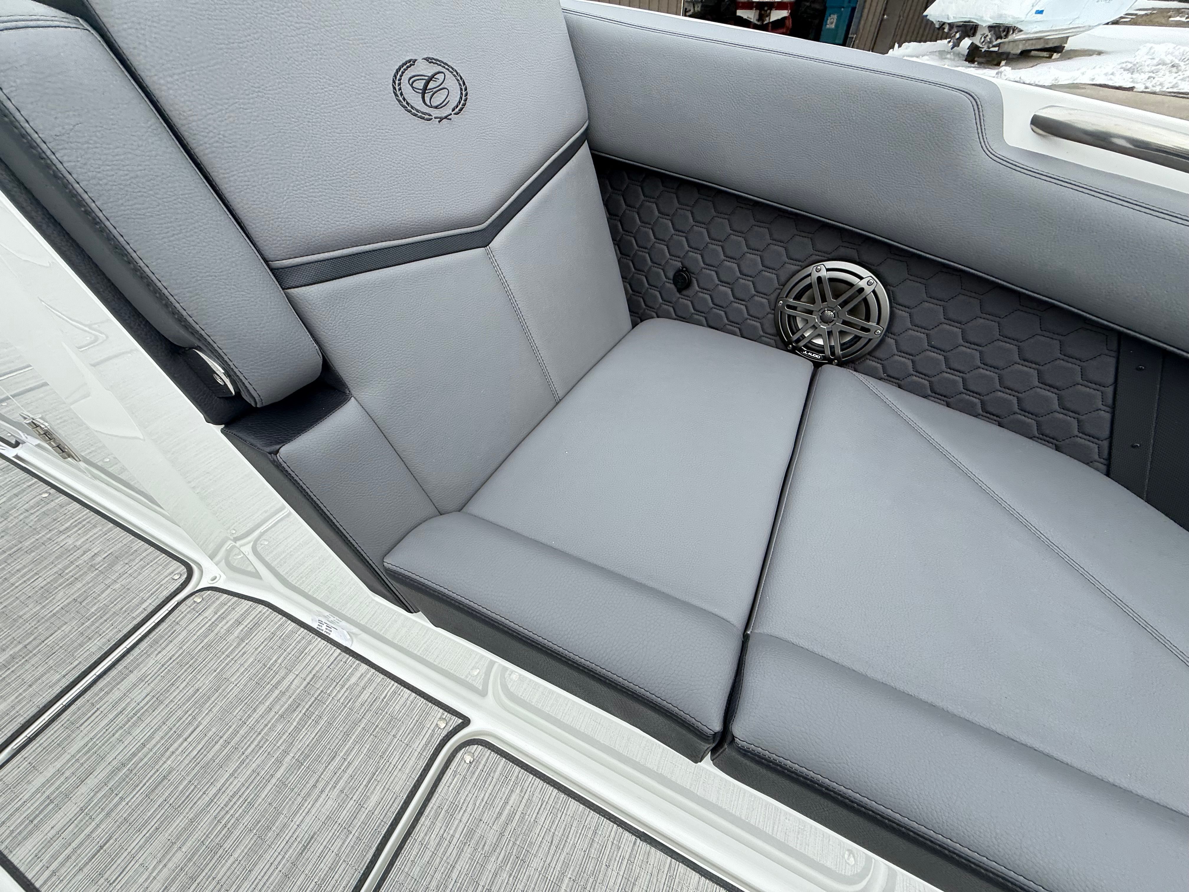 2026 Cobalt R8 Surf - 44