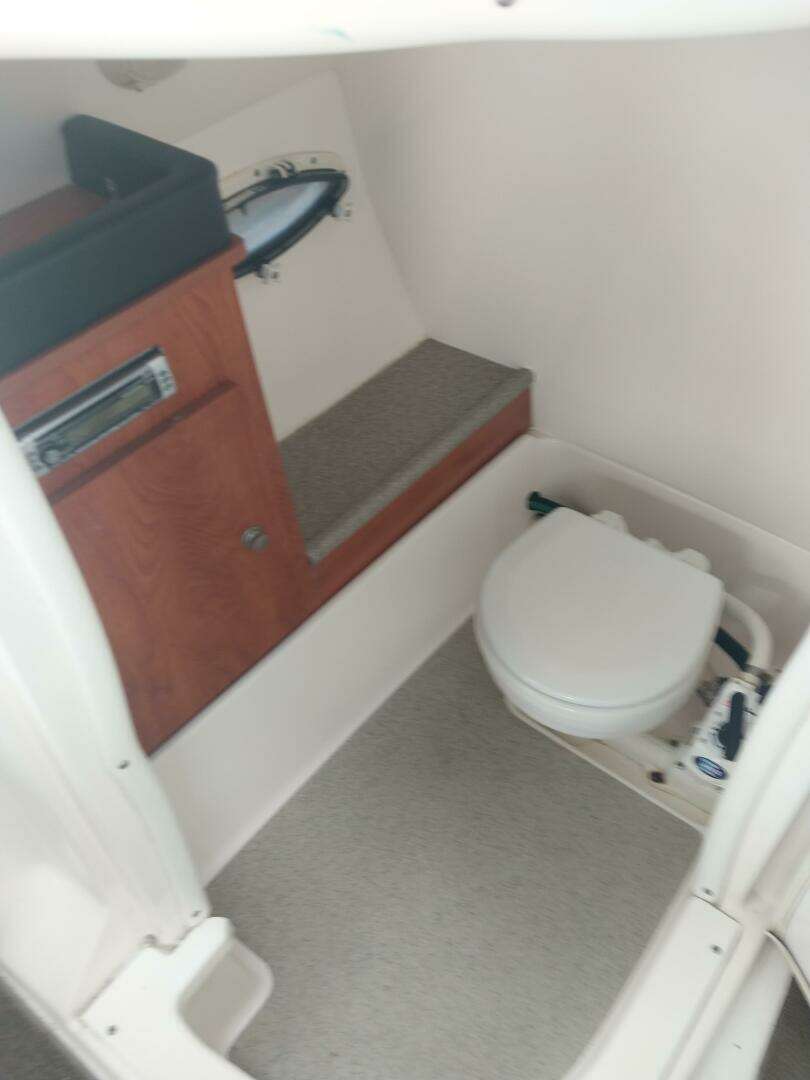 2009 Rinker 296 - Image 6