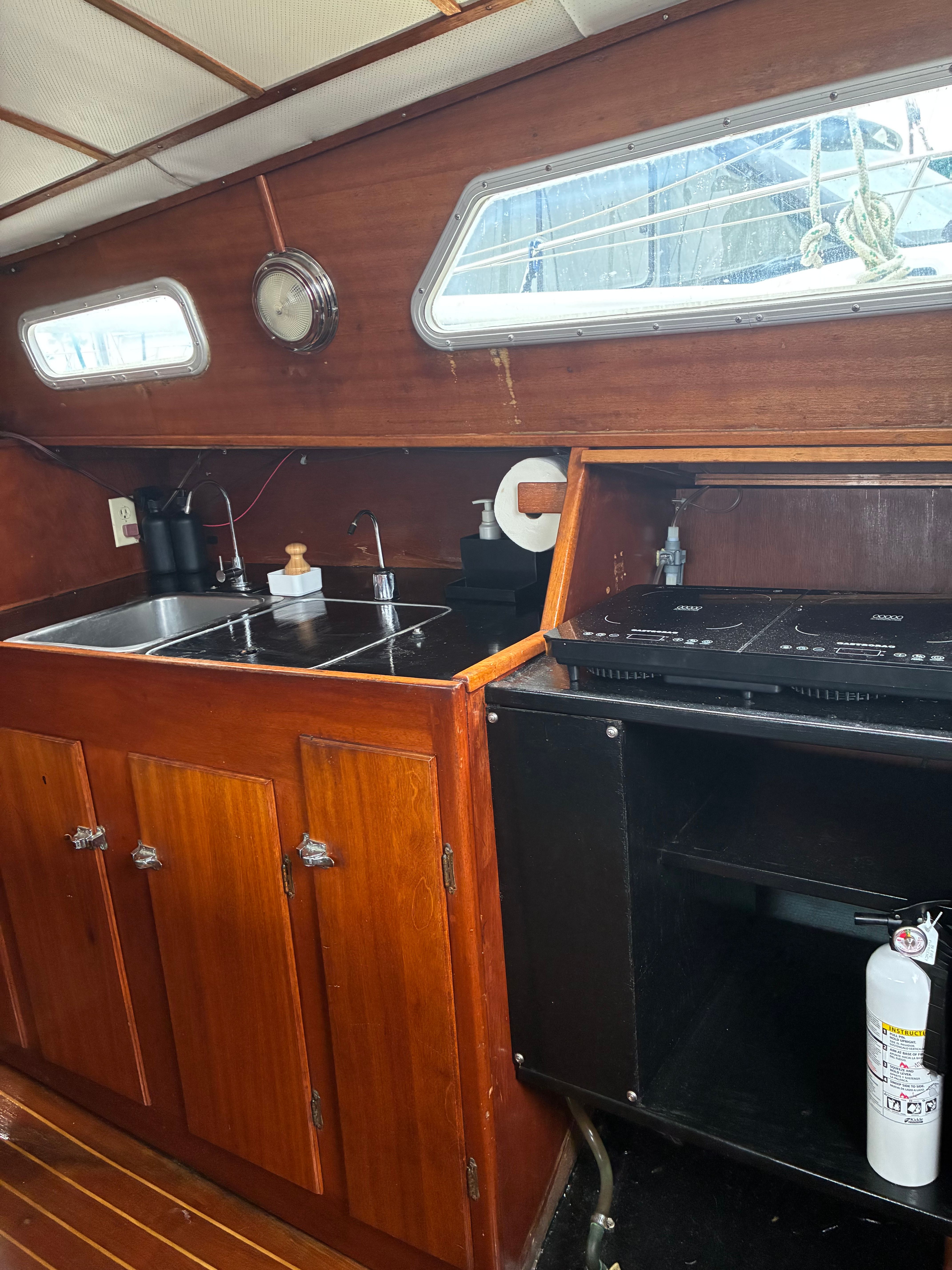 1972 Islander 34ft Sailboat cruiser - 6