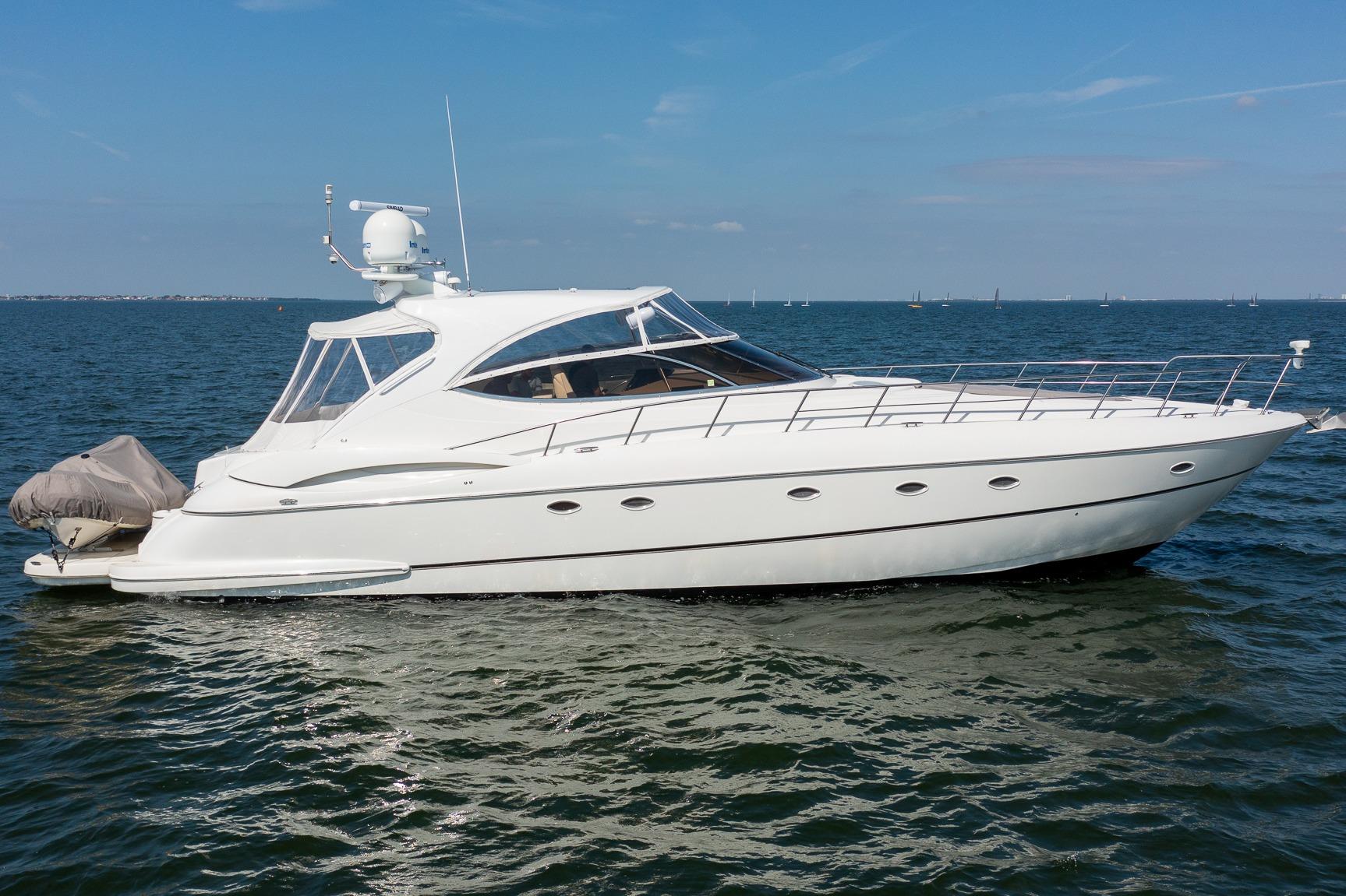 2002 Cruisers Yachts 5370 Express
