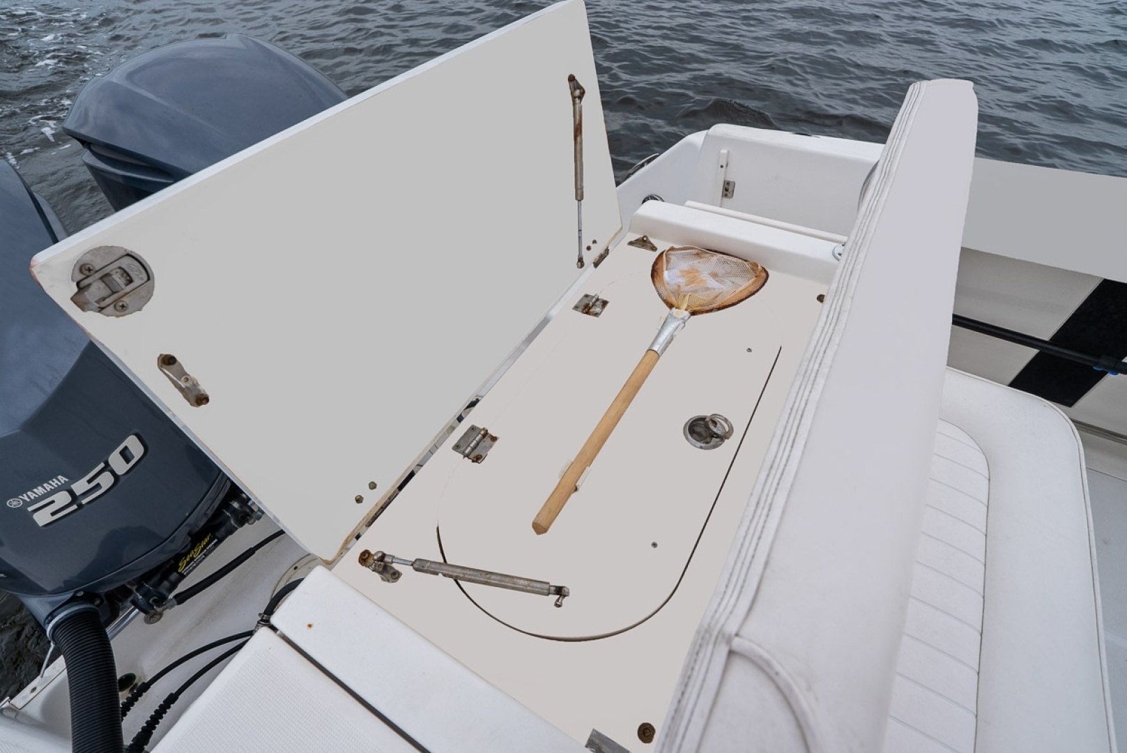 2013 Robalo R260 - Image 22