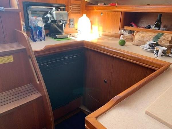 2005 Hunter 33 - 13