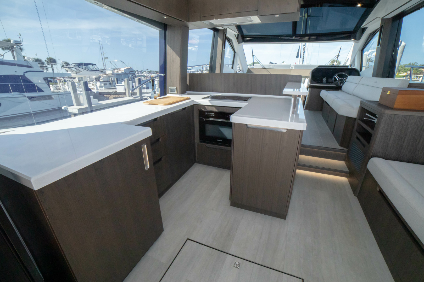 2024 Galeon 510 SKY - Image 15