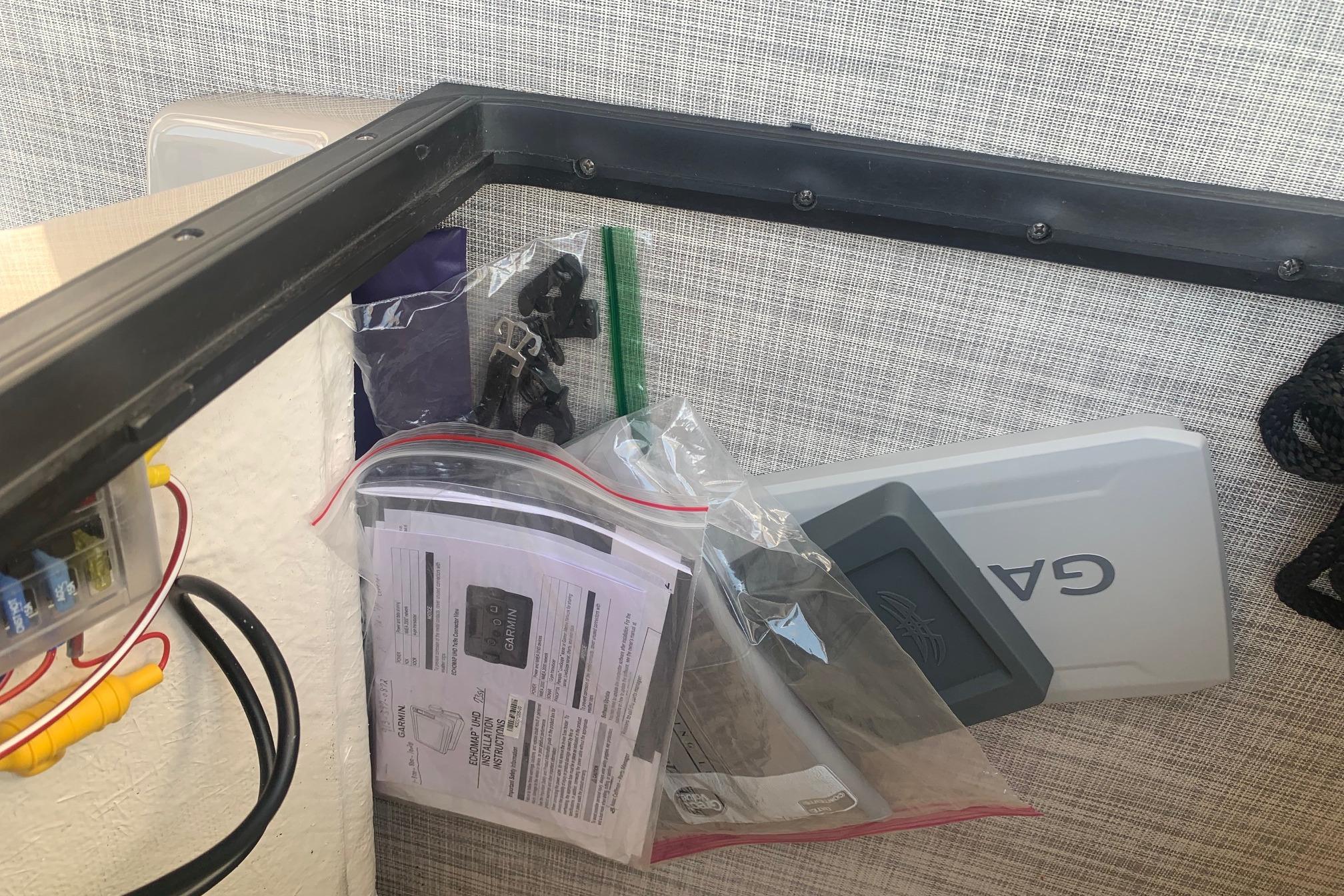 Boat accessories and manuals for 2023 Silver Wave 2410 SW3 CLS, including Garmin equipment.