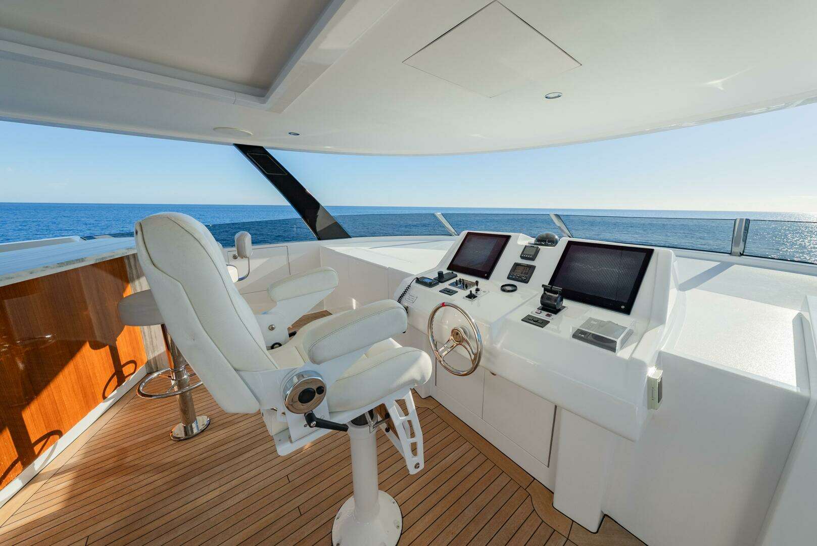 2018 Westport Raised Pilothouse - Image 38