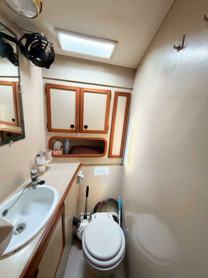 1986 Nauticat 40 Cutter Ketch Pilothouse - Image 73