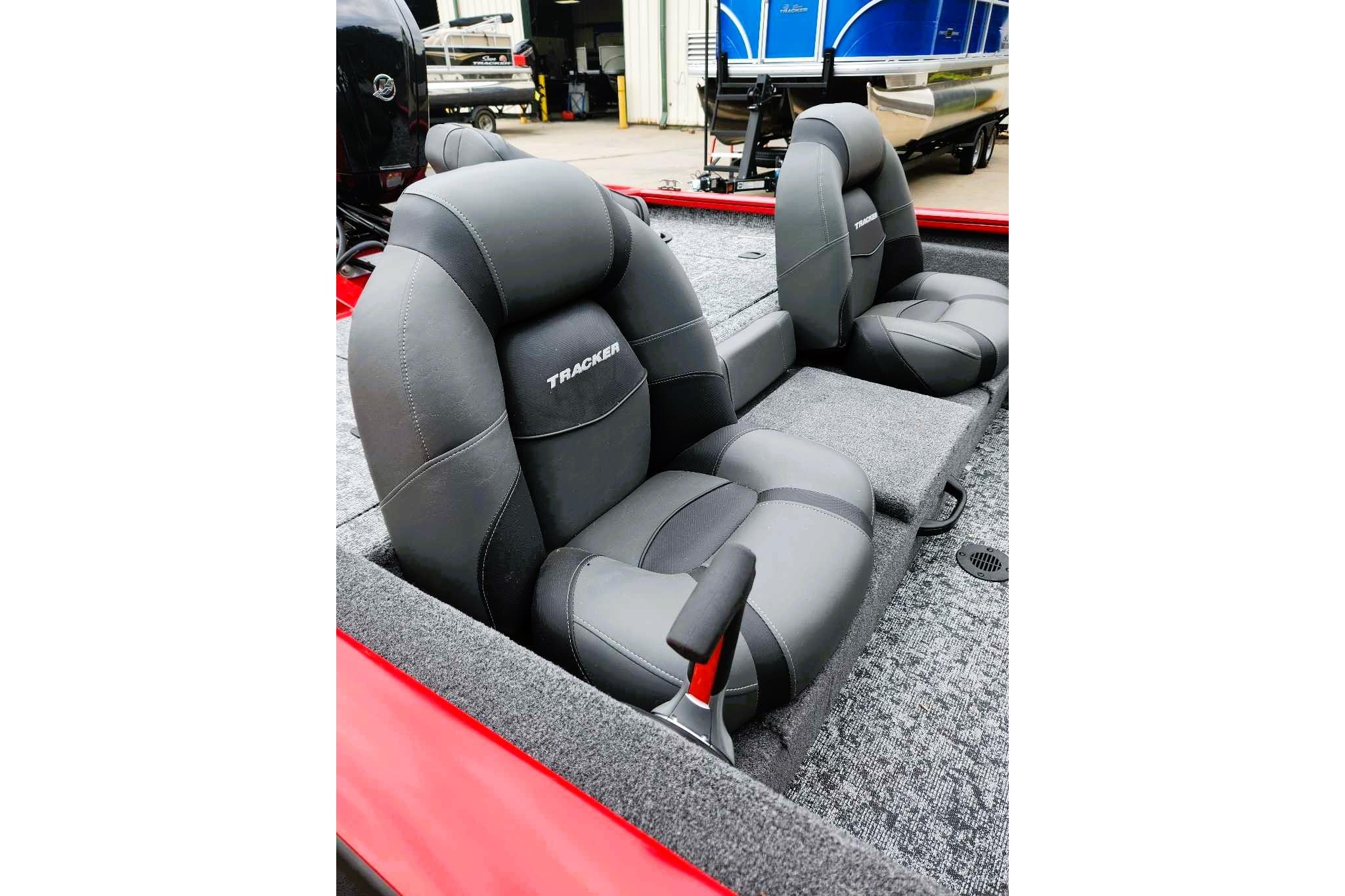 2026 Tracker Pro Team 190 boat seats, featuring sleek gray upholstery and ergonomic design.