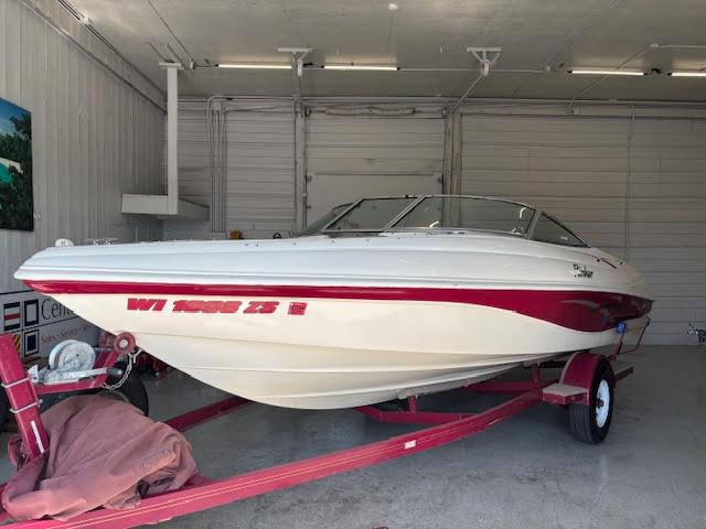 2000 Rinker 212 Captiva Bowrider