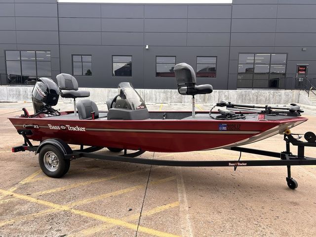 2024 Tracker Bass Tracker Classic XL - 4