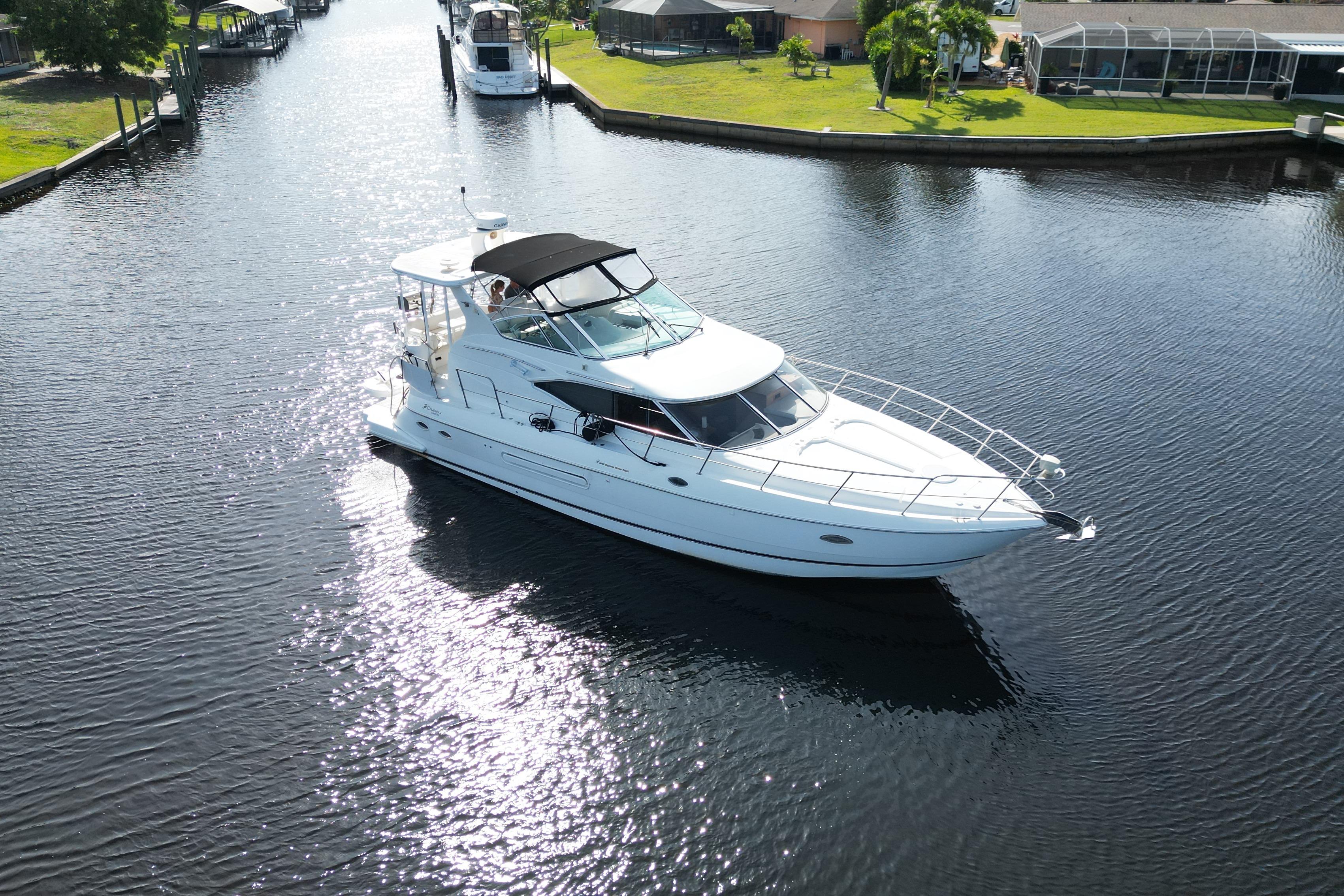 2002 Cruisers Yachts 4450 Express Motoryacht