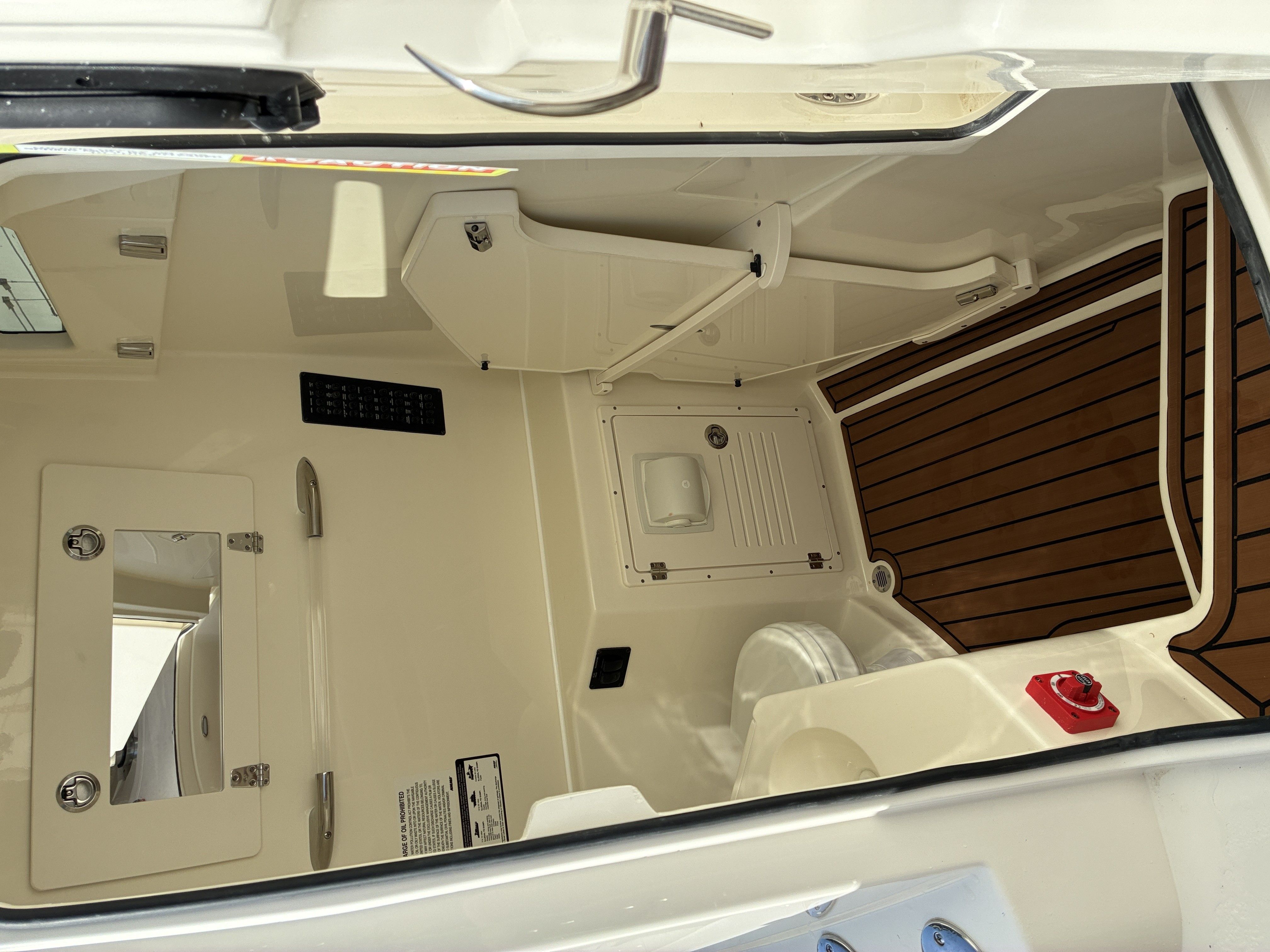 2026 Cobia 305CC - 18
