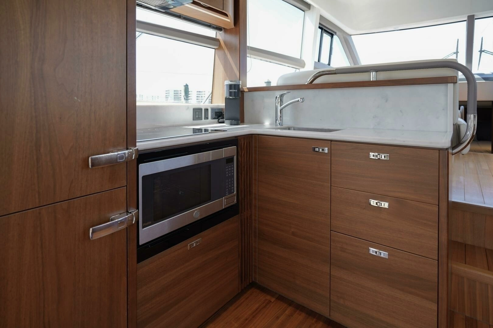 2021 Princess F50 - Image 8