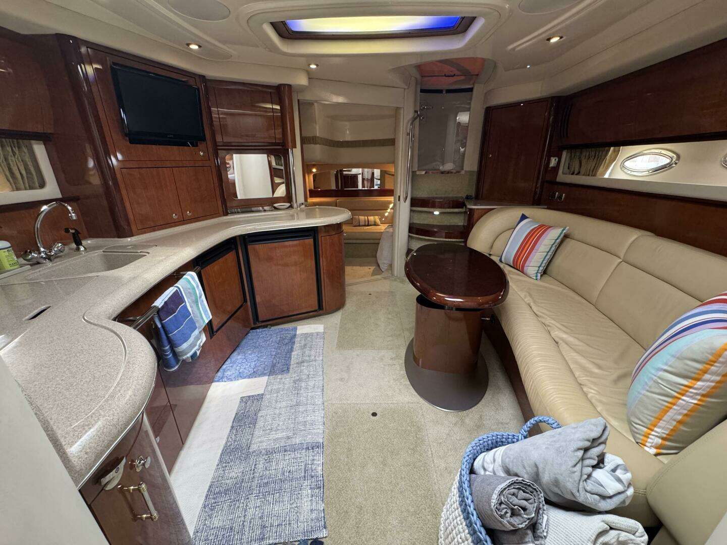 2003 Sea Ray 420 Sundancer - Image 27