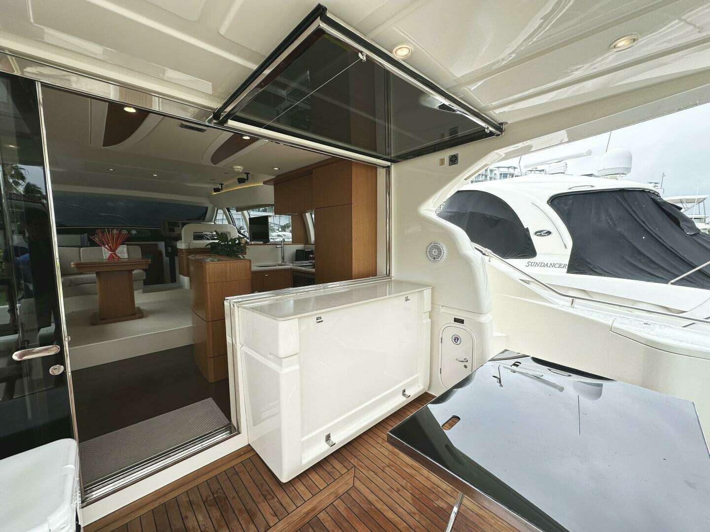2014 Ferretti Yachts 530 - Image 6