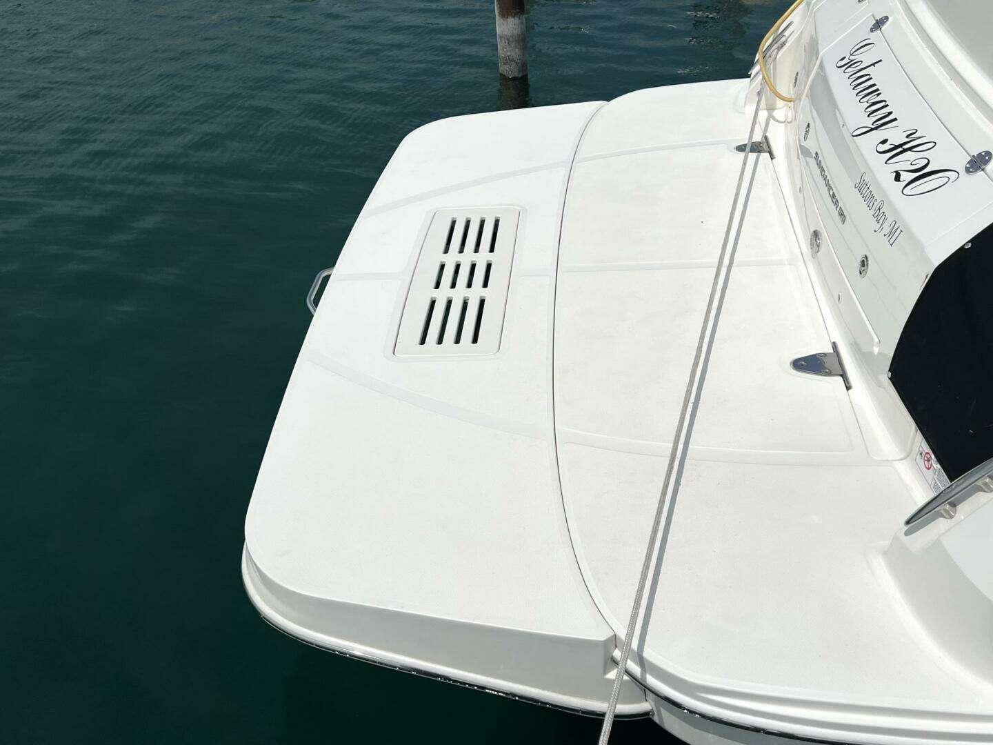 2019 Sea Ray Sundancer 350 Coupe - Image 10