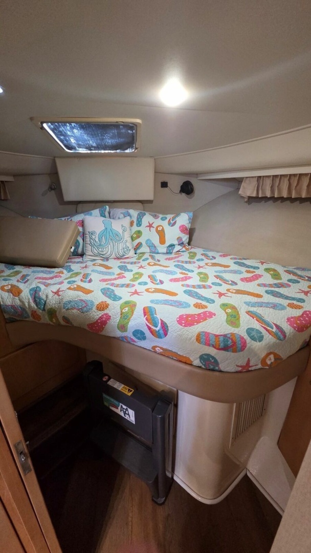 1998 Carver 405 Aft Cabin Motor Yacht - Image 44