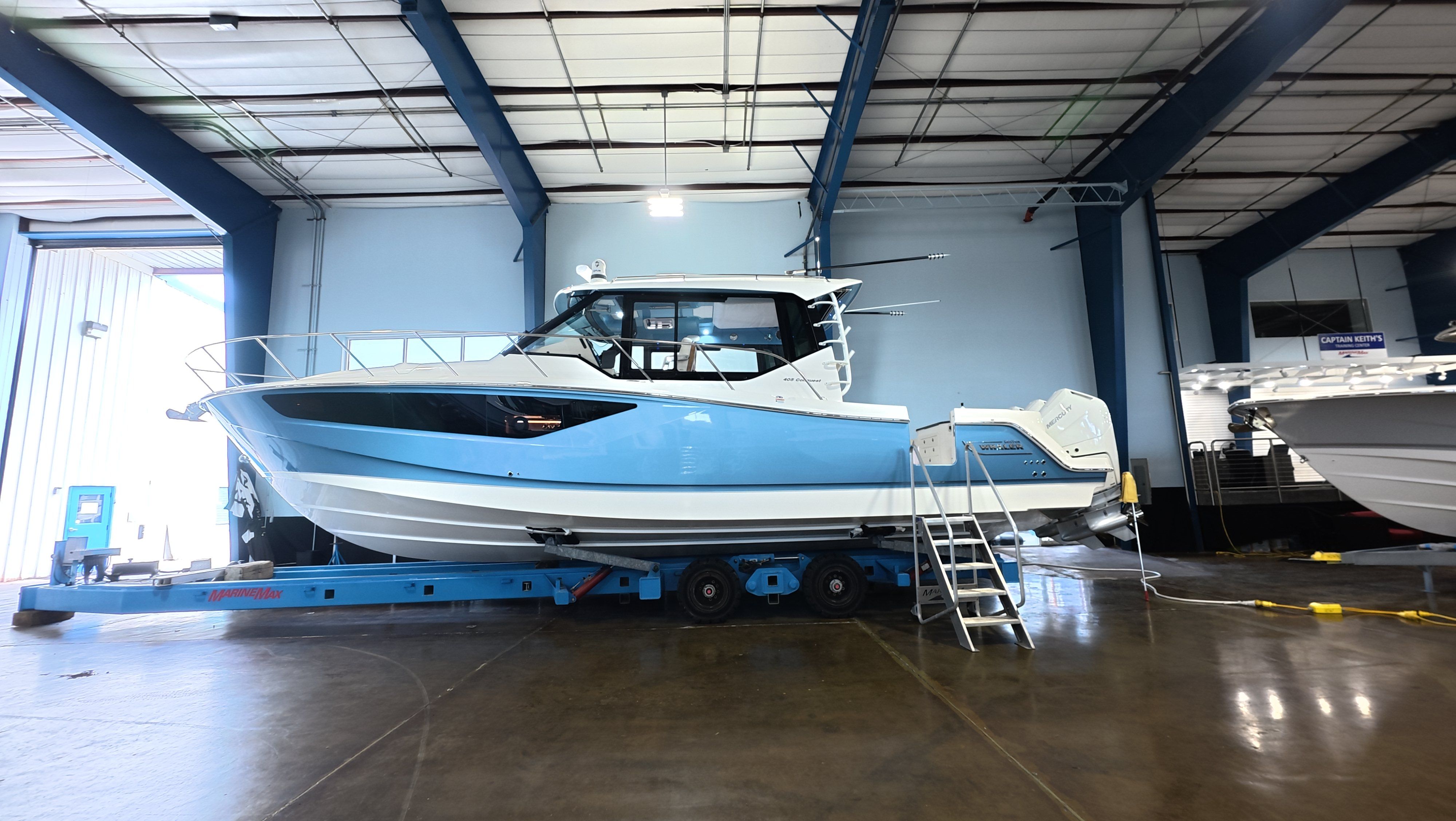2026 Boston Whaler 405 Conquest